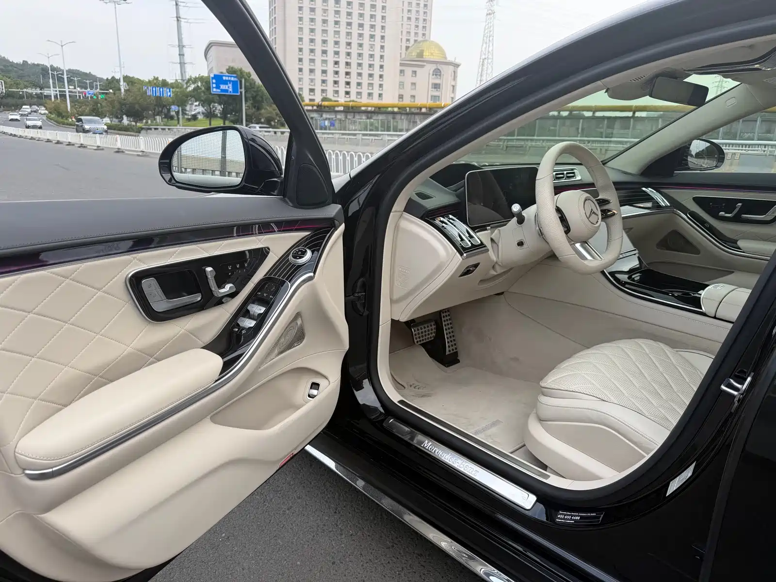 Photo 4 - Mercedes-Benz S-Class