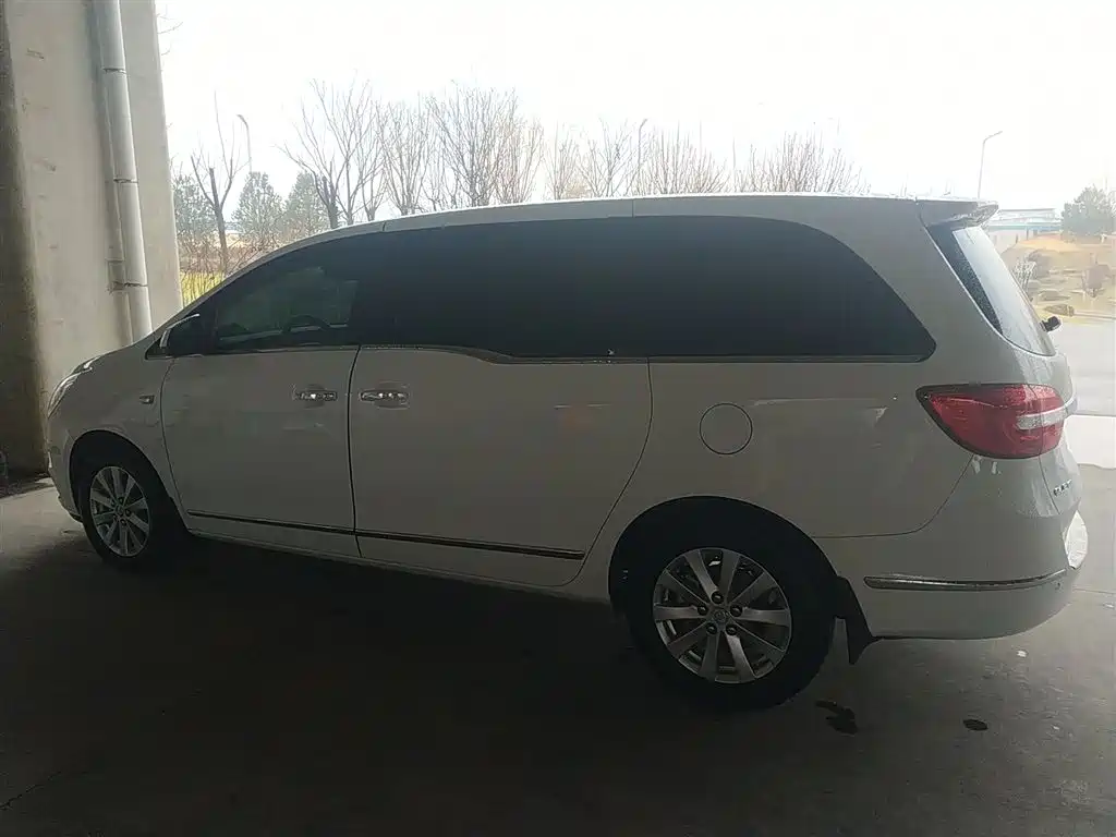 Buick GL8 2018 28T Premium Model China VI фото 4