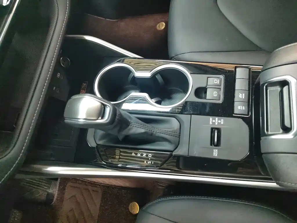 Photo 6 - Toyota Highlander