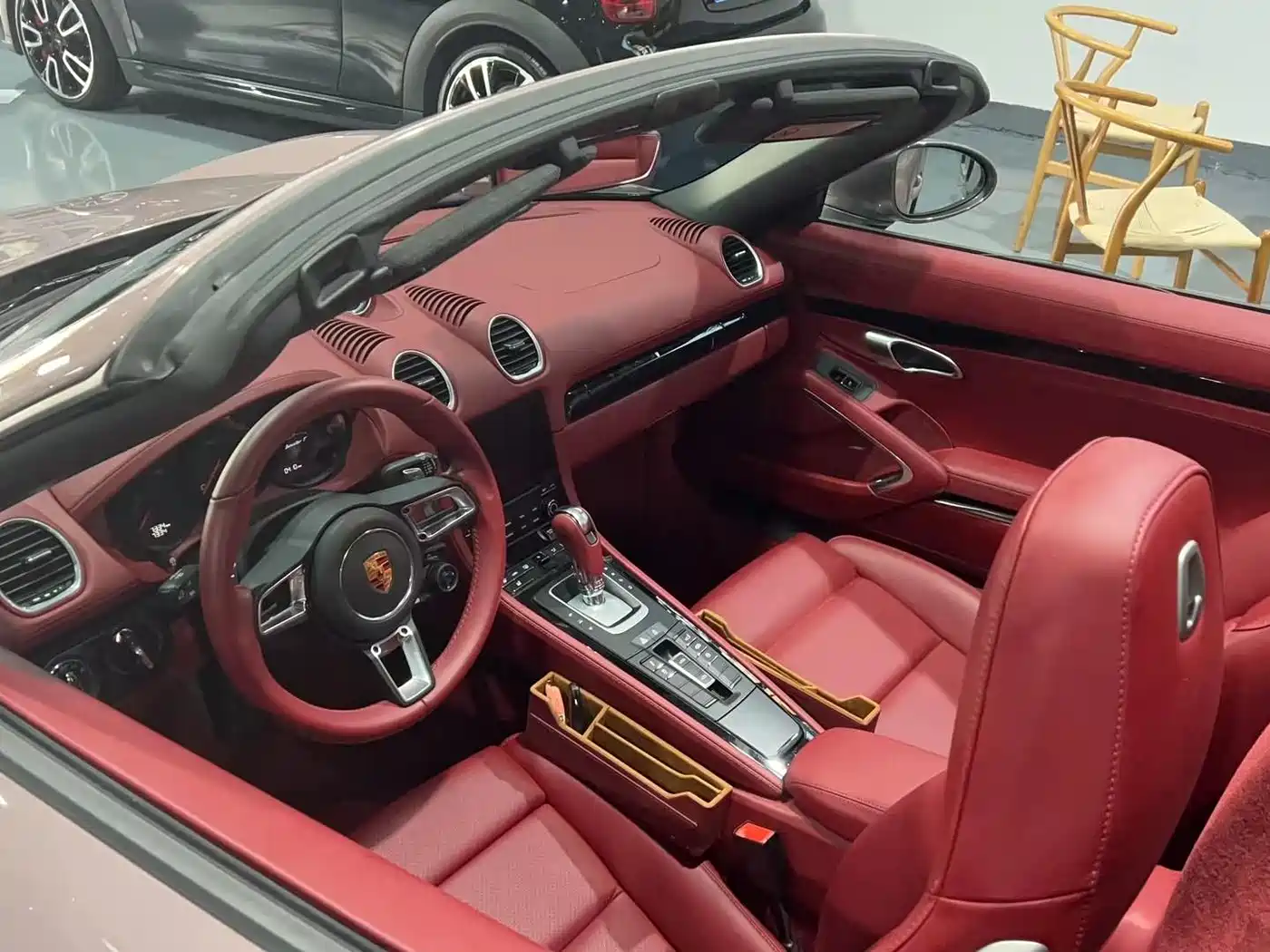 Porsche 718 2022 Boxster T 2.0T фото 5