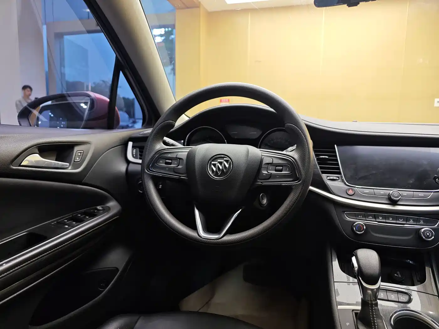 Buick Verano 2020 20T CVT Leading фото 15