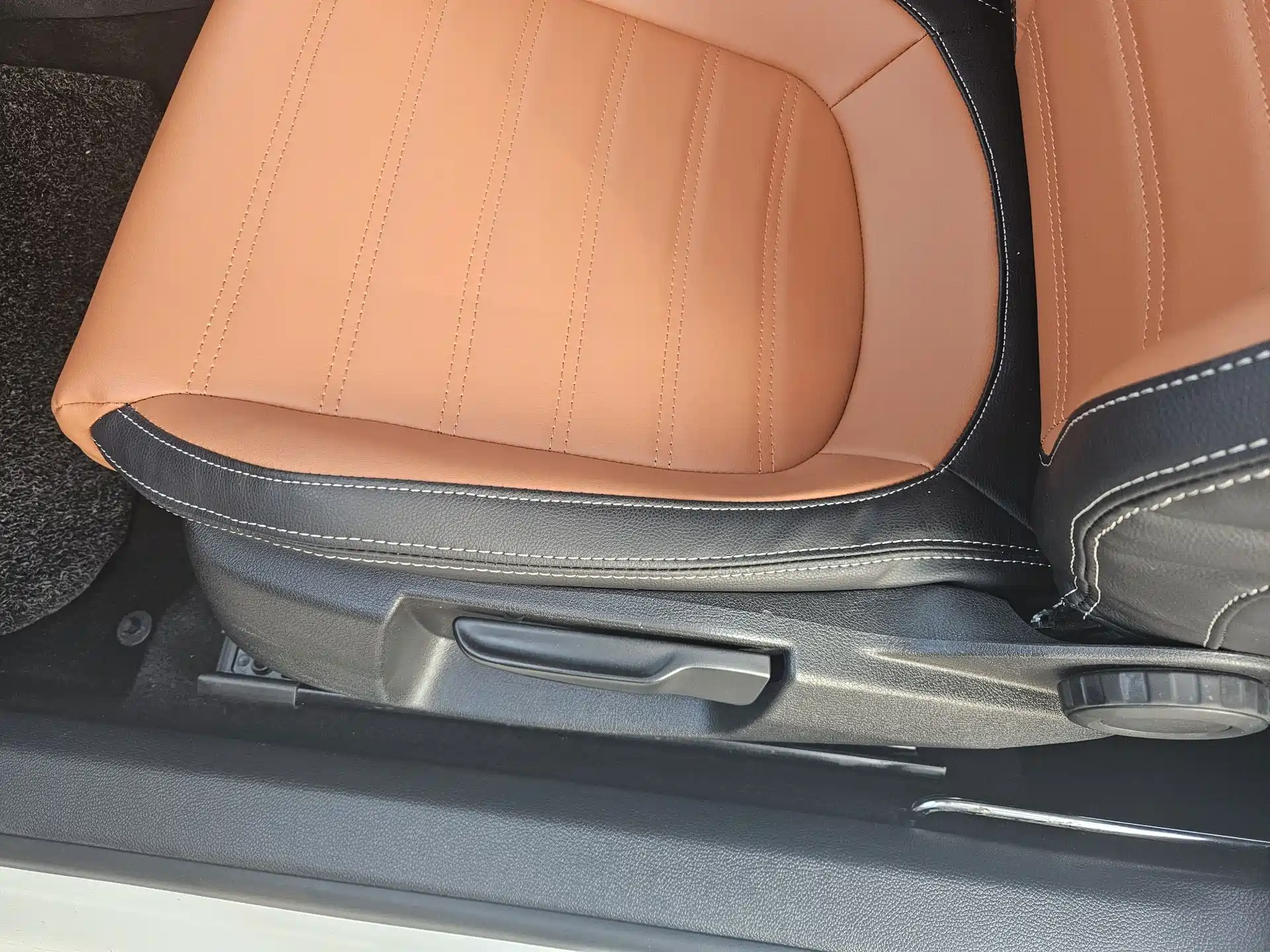 صورة 7 - Volkswagen Scirocco
