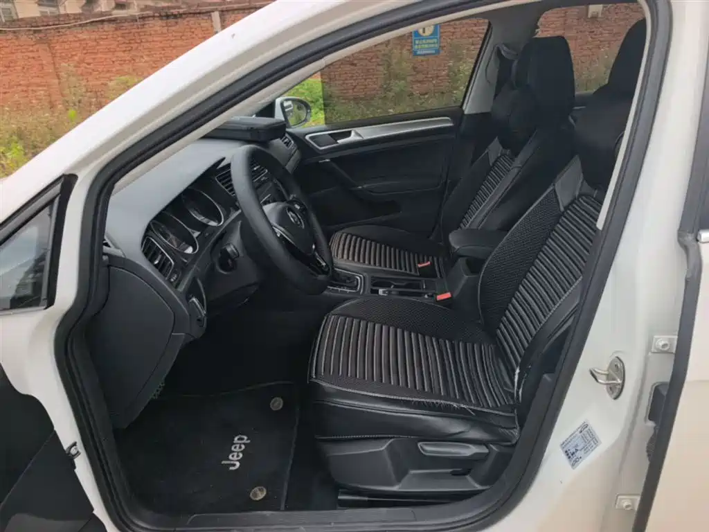 Volkswagen Golf 2018 1.6L Automatic Comfort фото 15