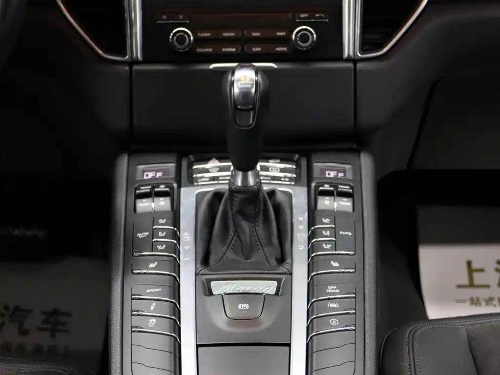 Porsche Macan 2017 Macan 2.0T фото 13