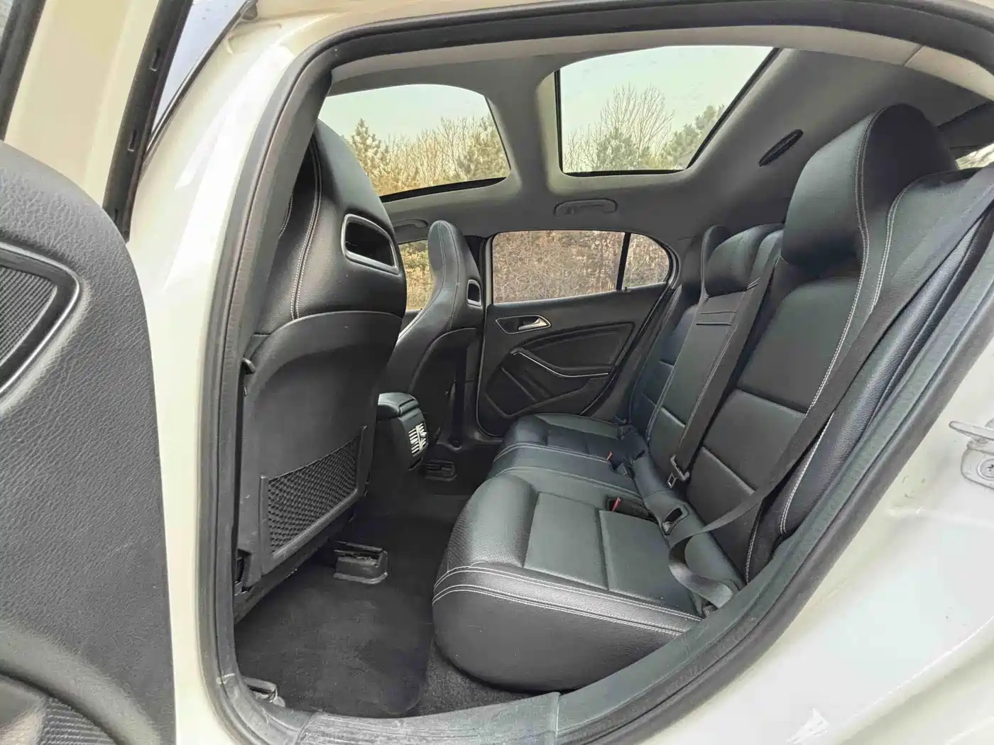 Mercedes-Benz GLA 2015 GLA 220 4MATIC Luxury фото 8