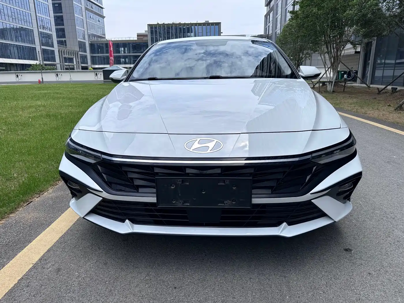 Hyundai Elantra 2023 1.5L CVT GLX Elite Edition фото 2