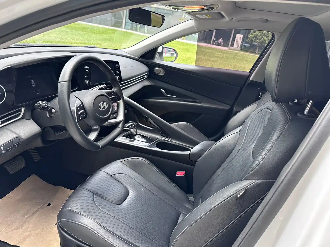 Hyundai Elantra 2023 1.5L CVT GLX Elite Edition фото 6