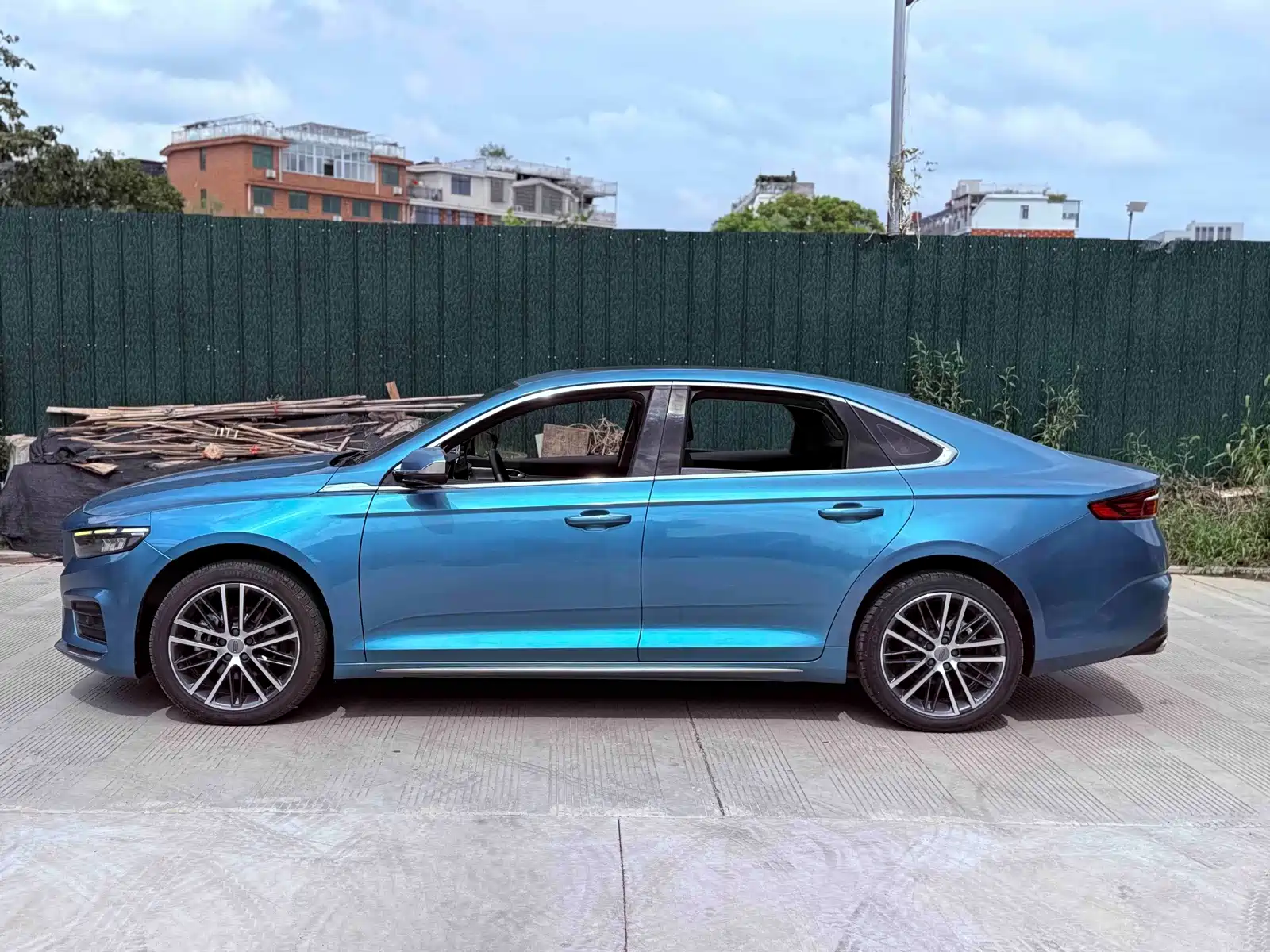 Фото 9 - Geely Preface
