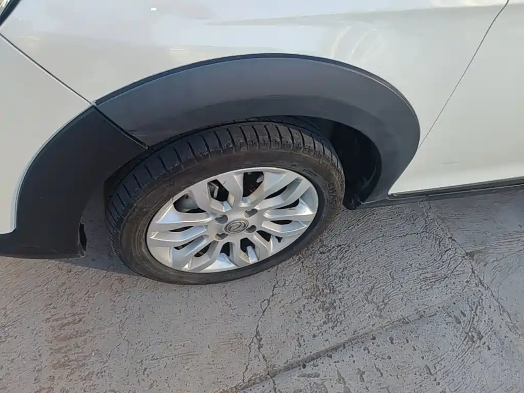 Dongfeng Aeolus Dongfeng Fengshen AX3 2016 2016 1.5L Manual Cool Edition