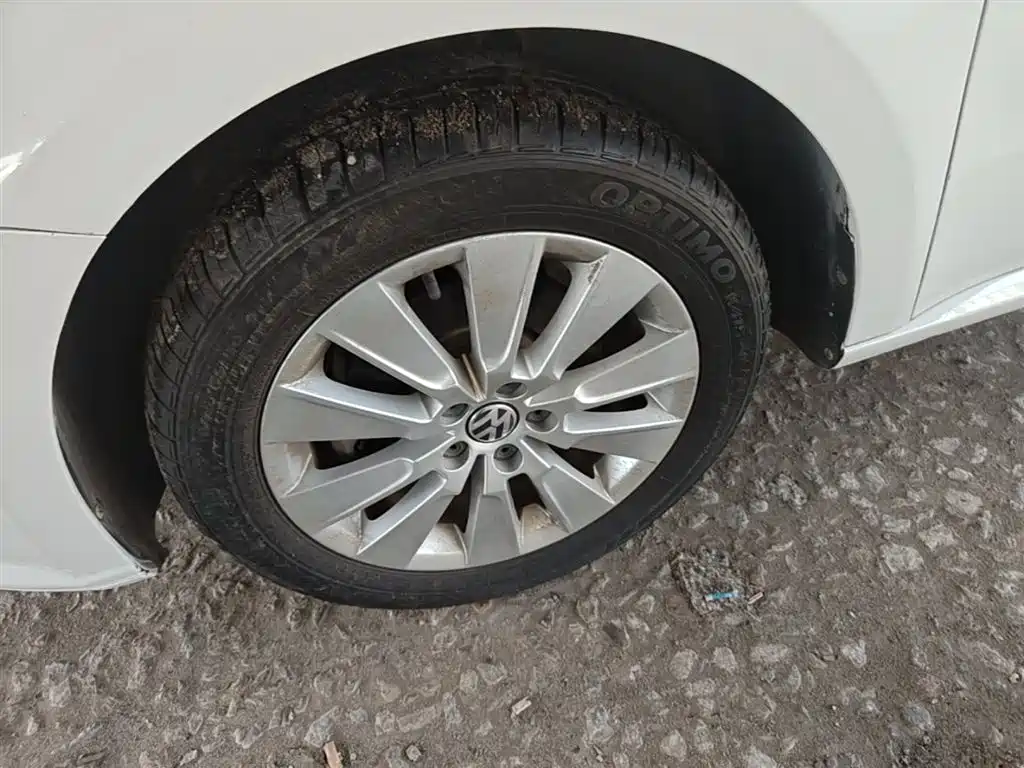 Volkswagen Lavida 2013 Facelift Classic 1.6L Automatic Comfort фото 23
