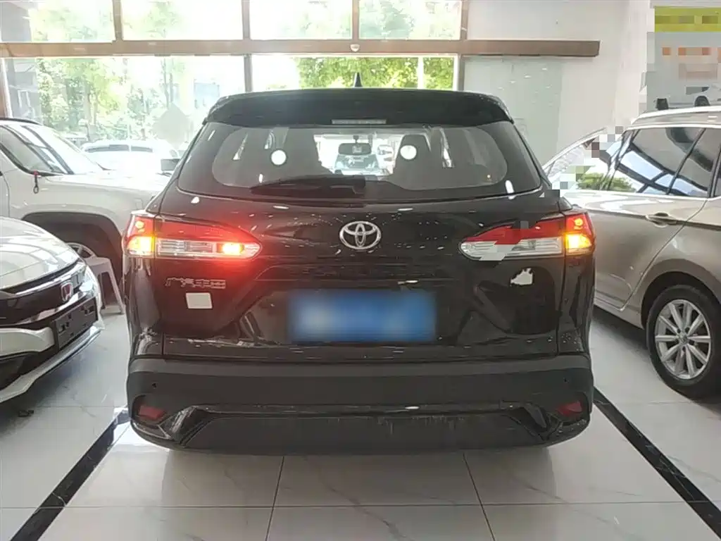 Toyota Frontlander 2023 2.0L CVT Elite Edition фото 6