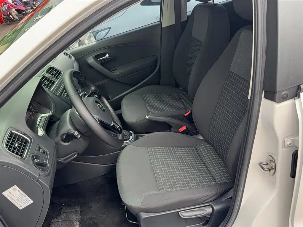 Volkswagen Polo 2018 1.5L Auto Comfort фото 11