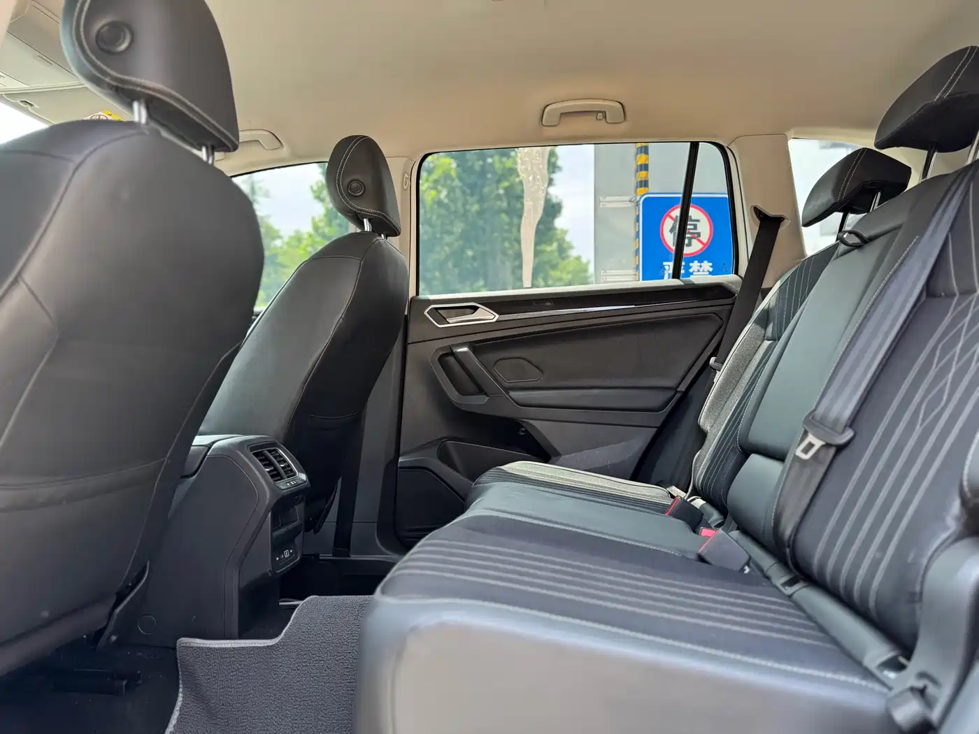 Volkswagen Tiguan L 2022 330TSI Automatic 2WD Comfort Edition фото 16
