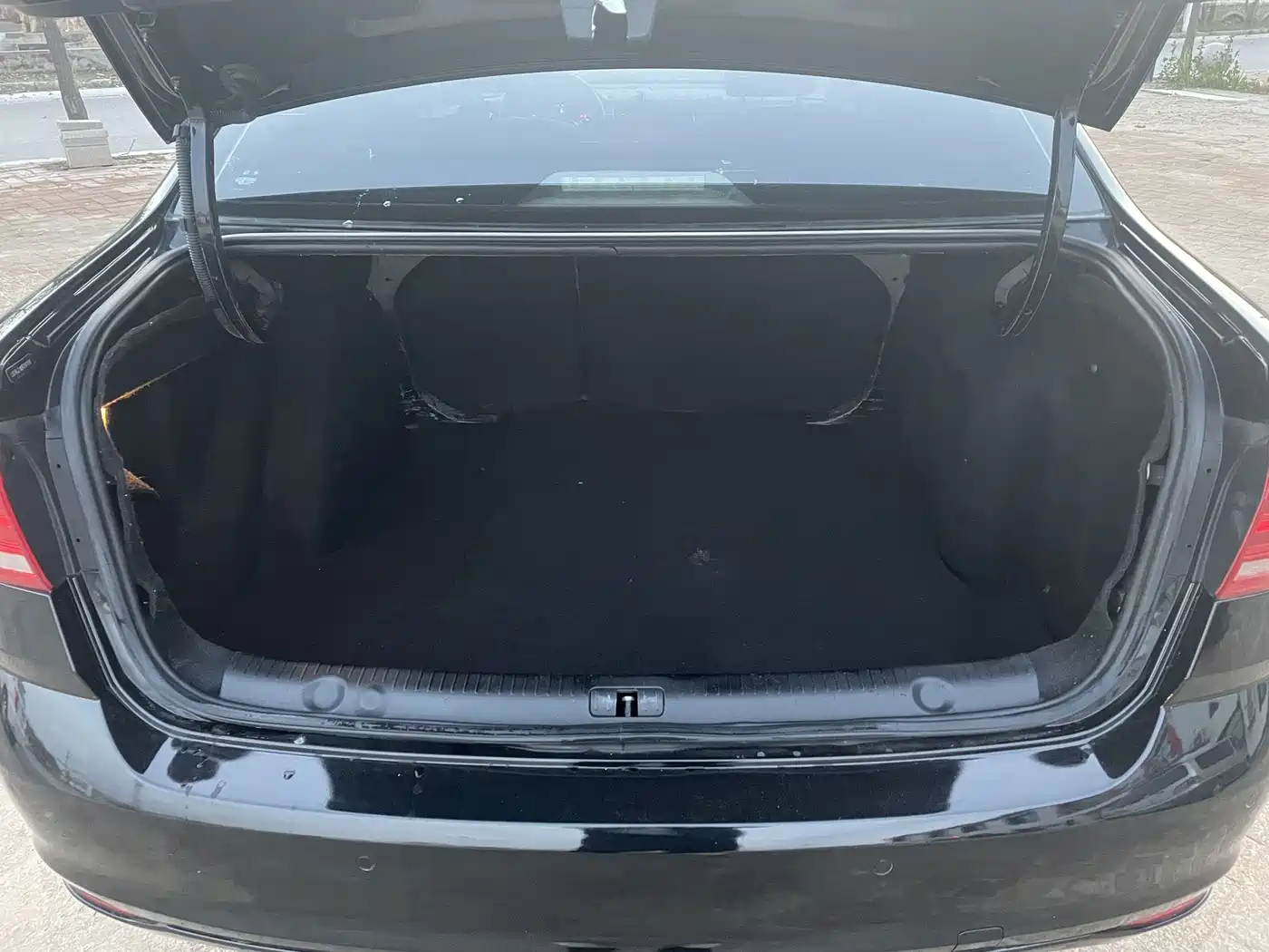 Volkswagen Lavida 2015 1.6L Automatic Comfort Edition фото 8