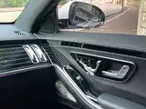 Photo 16 - Mercedes-Benz S-Class