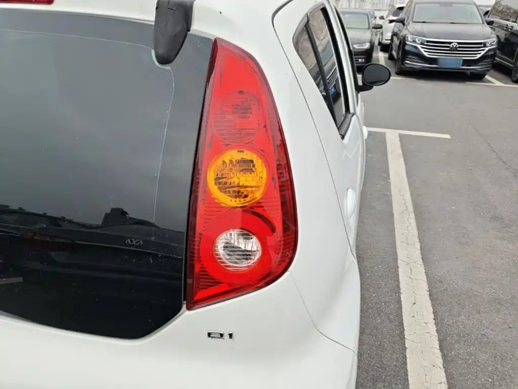 Фото 8 - BYD e1