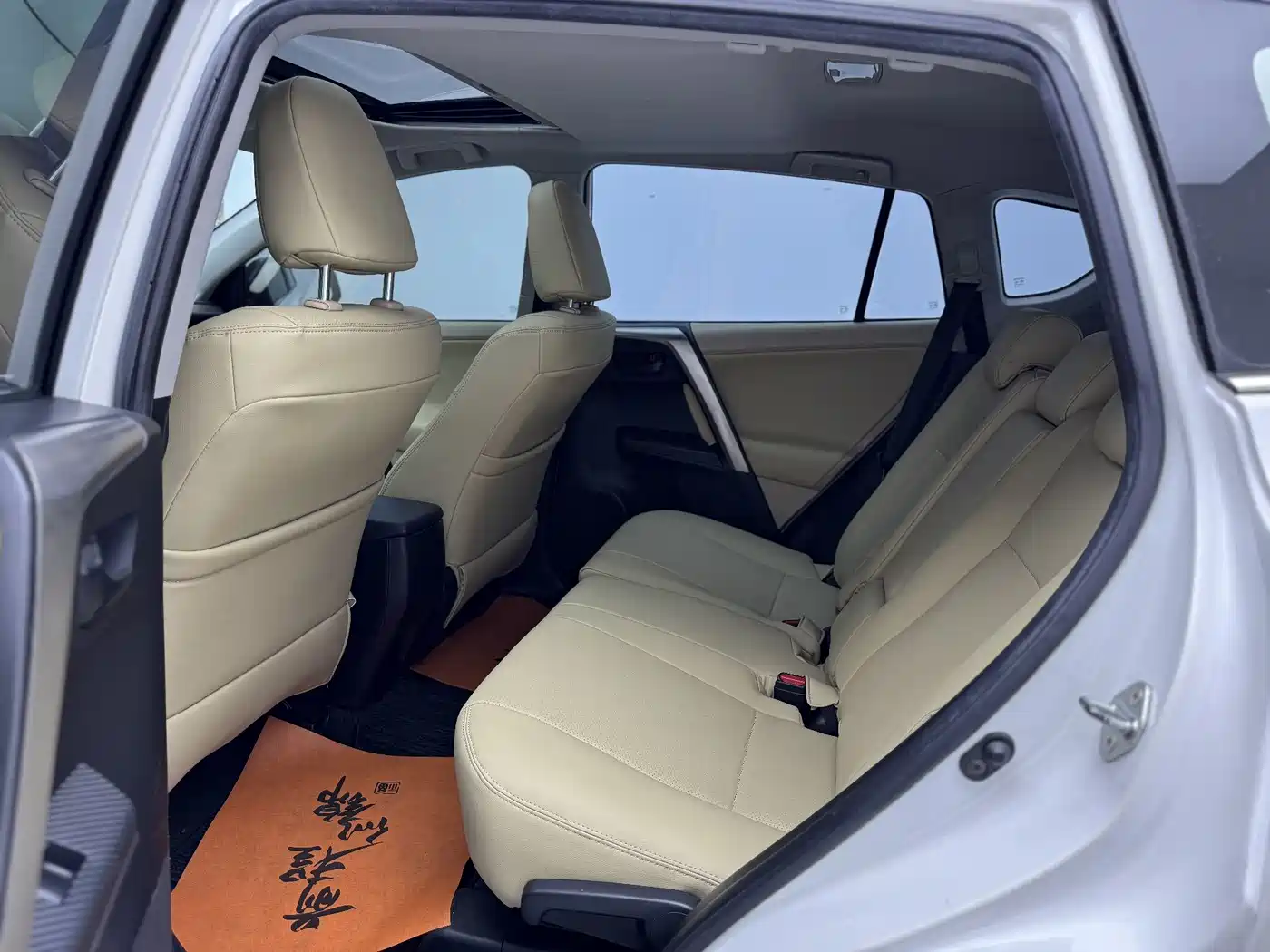 Toyota RAV4 Rongfang 2015 2.0L CVT 2WD Trend Edition фото 14