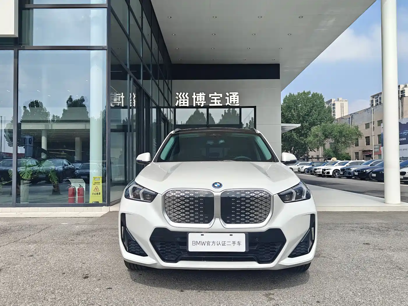 BMW iX1 2023 eDrive25L M Sport Package фото 3