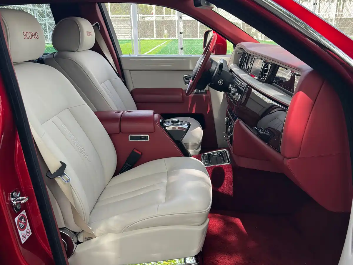 Фото 14 - Rolls-Royce Phantom