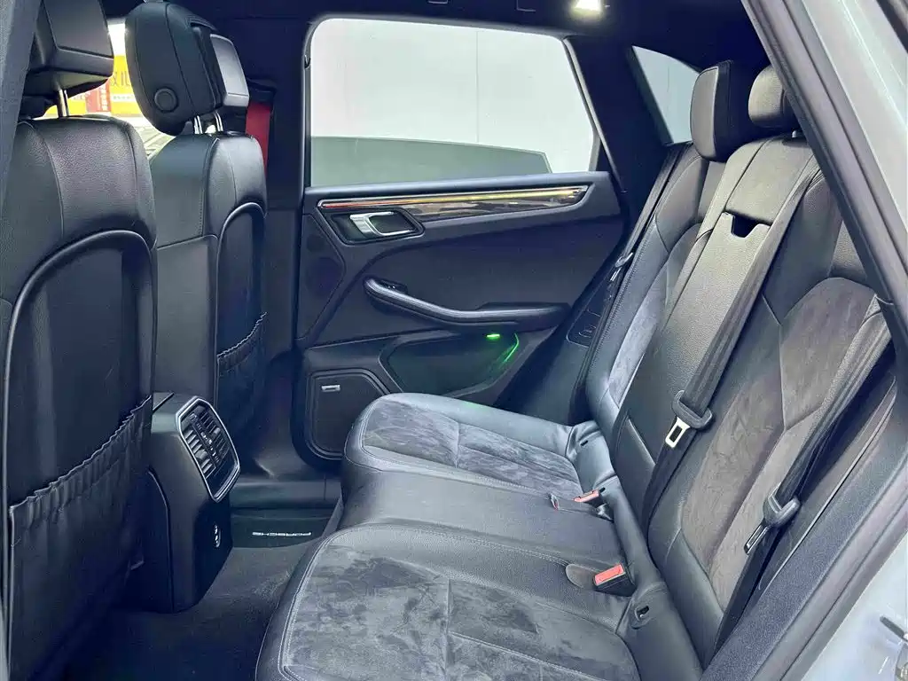 Porsche Macan 2018 Macan 2.0T фото 10