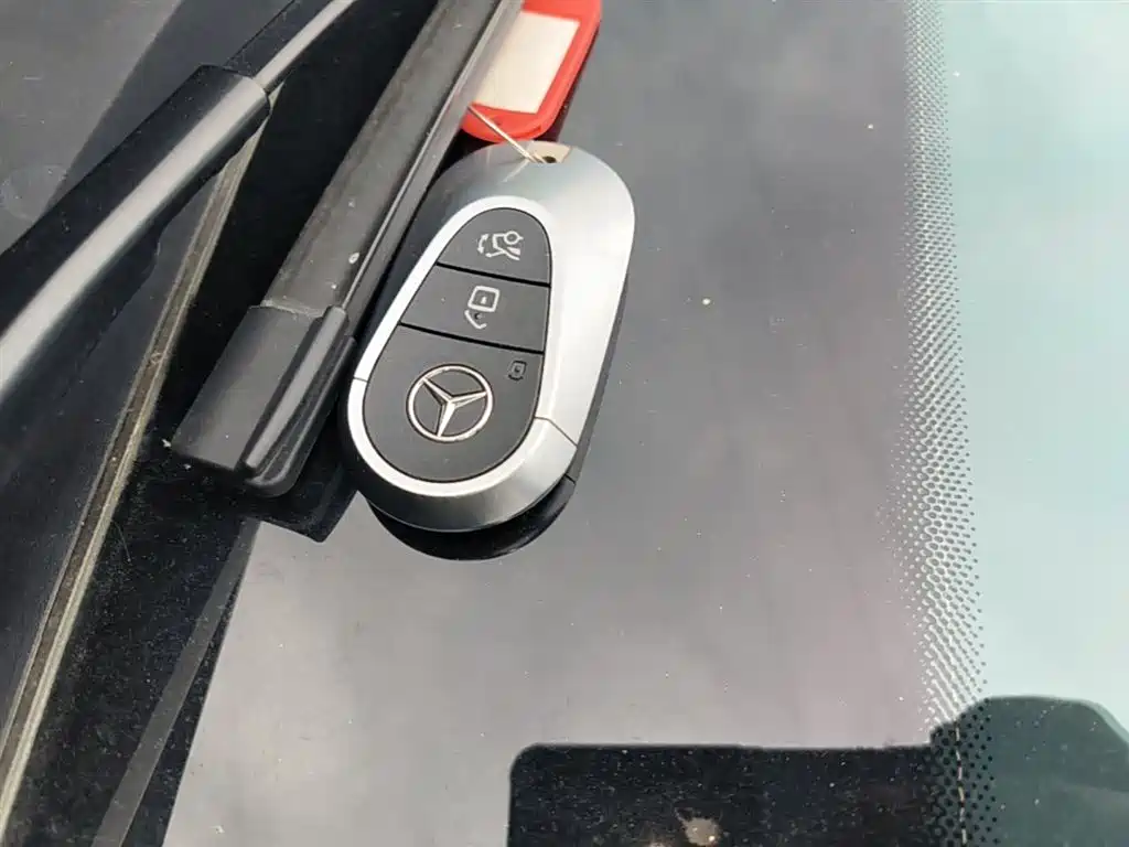 Mercedes-Benz GLC 2023 Facelift GLC 300 L 4MATIC Sport 5-Seater фото 9