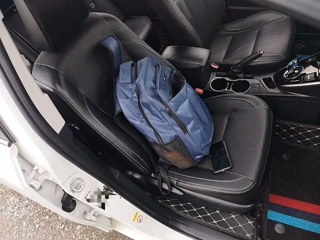 Toyota Corolla 2016 Dual Hybrid 1.8L E-CVT Elite Edition фото 25