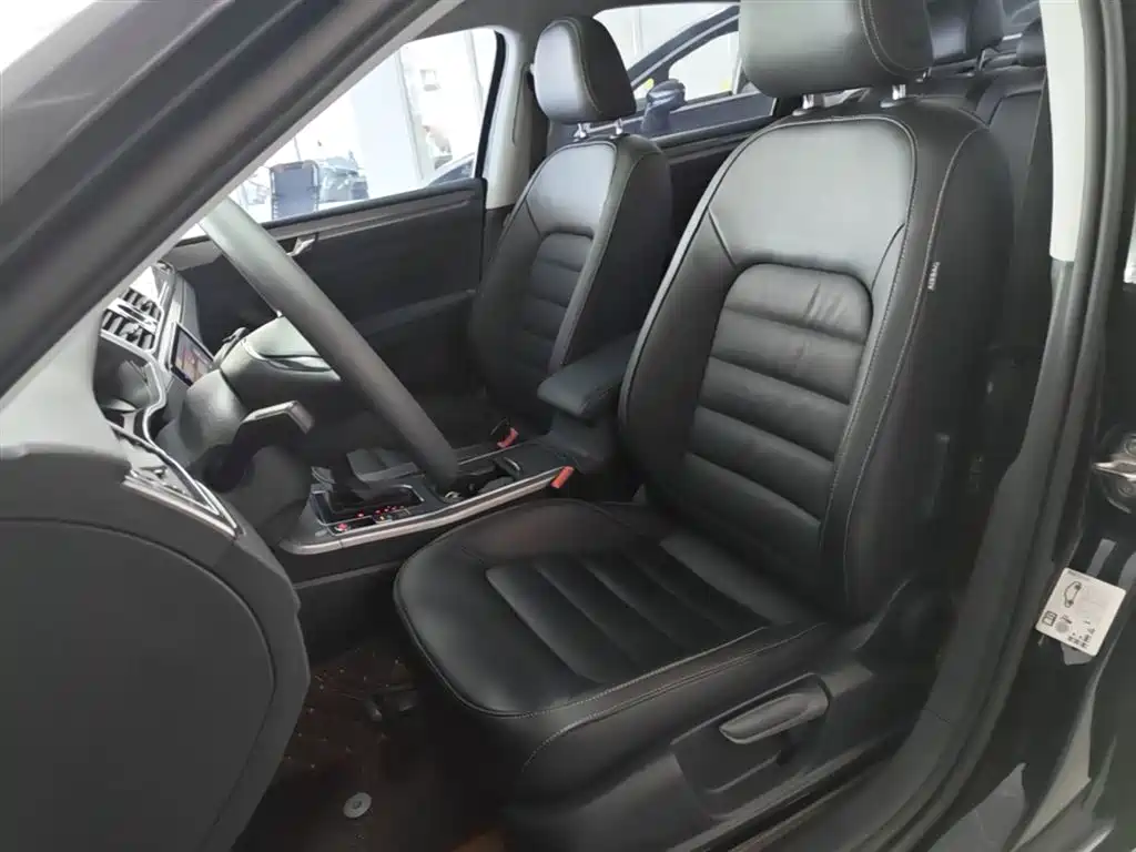 Volkswagen Passat 2017 280TSI DSG Elegance фото 15