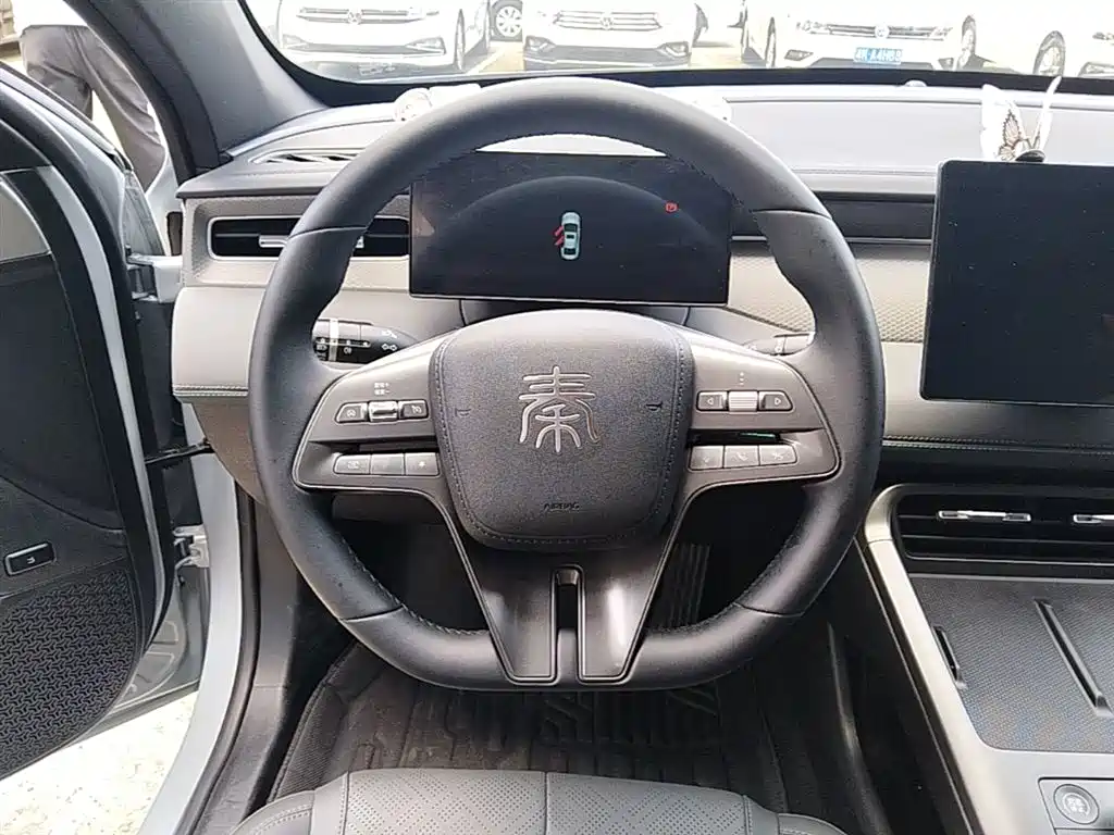 BYD Qin PLUS 2025 DM-i Smart Drive 55KM Leader фото 11