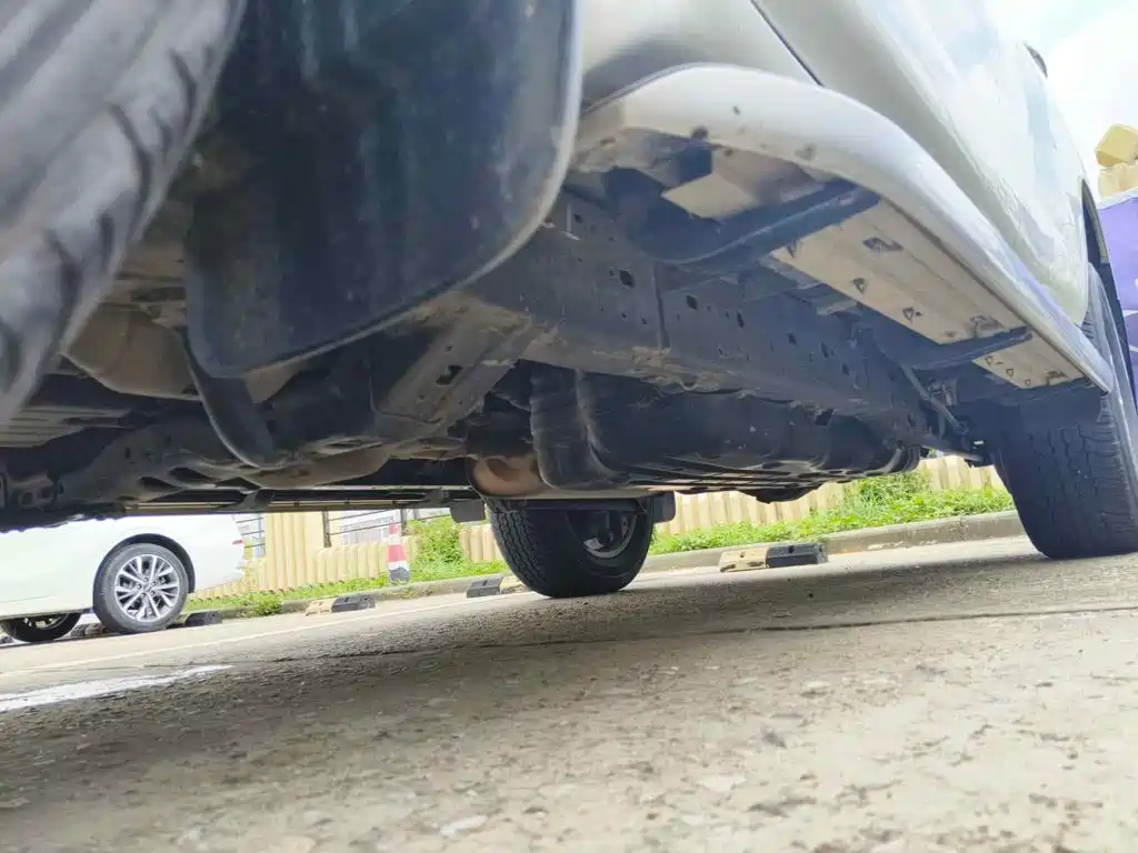 Toyota Prado 2019 2018 3.5L Automatic TX-L NAVI Rear-mounted Spare Tire