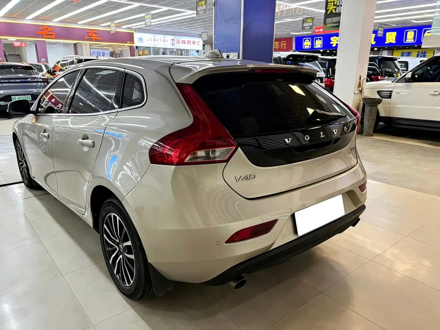 2018 Volvo V40
