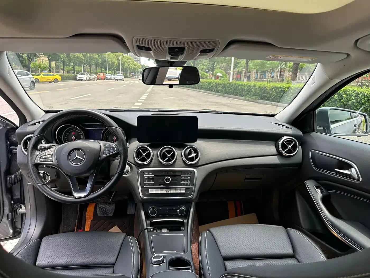 Фото 6 - Mercedes-Benz GLA