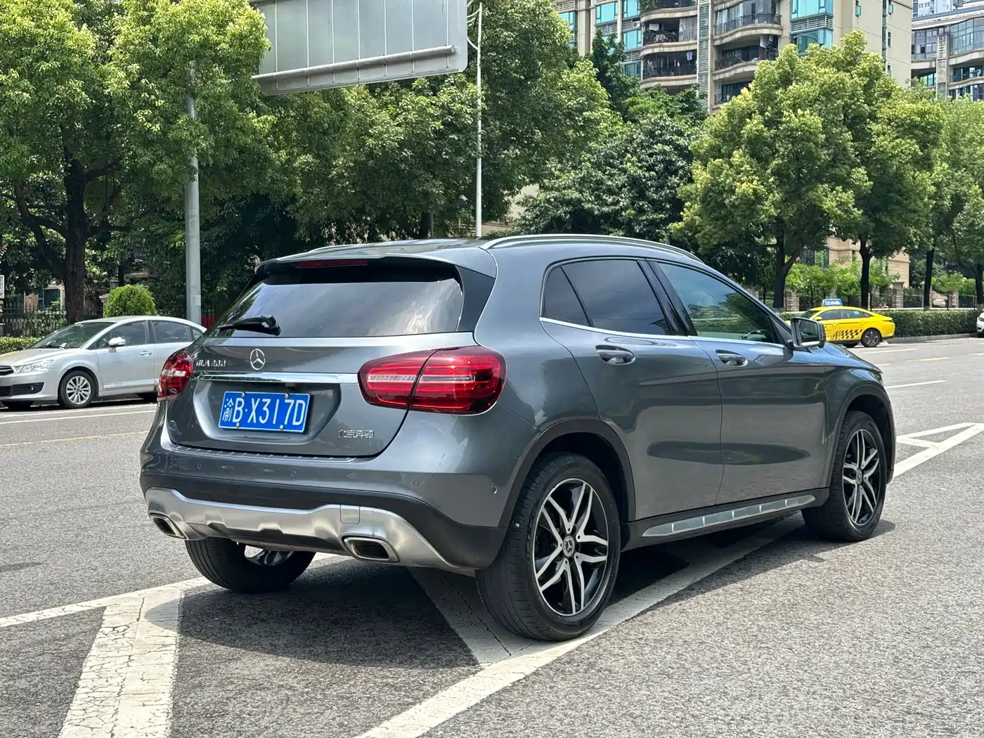 Фото 9 - Mercedes-Benz GLA