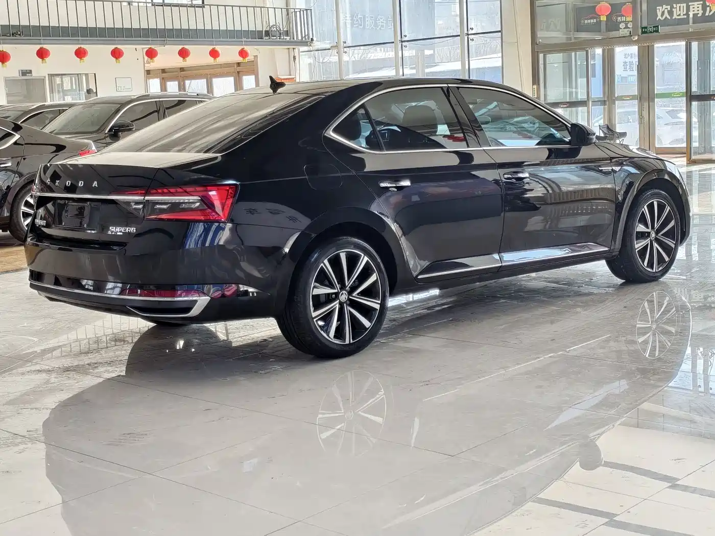 Škoda Superb 2023 TSI280 DSG Premium Edition фото 22