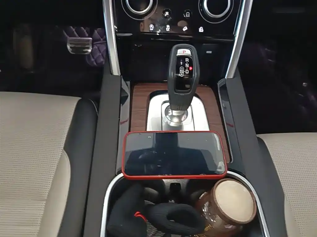 LAND ROVER DISCOVER SPORTS