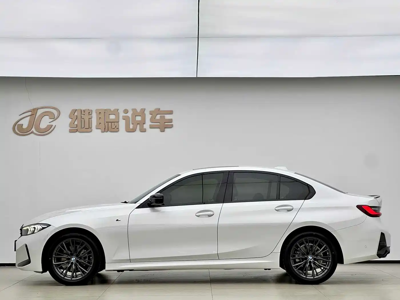 BMW 3 Series 2023 325i M Sport Black Night Package фото 8