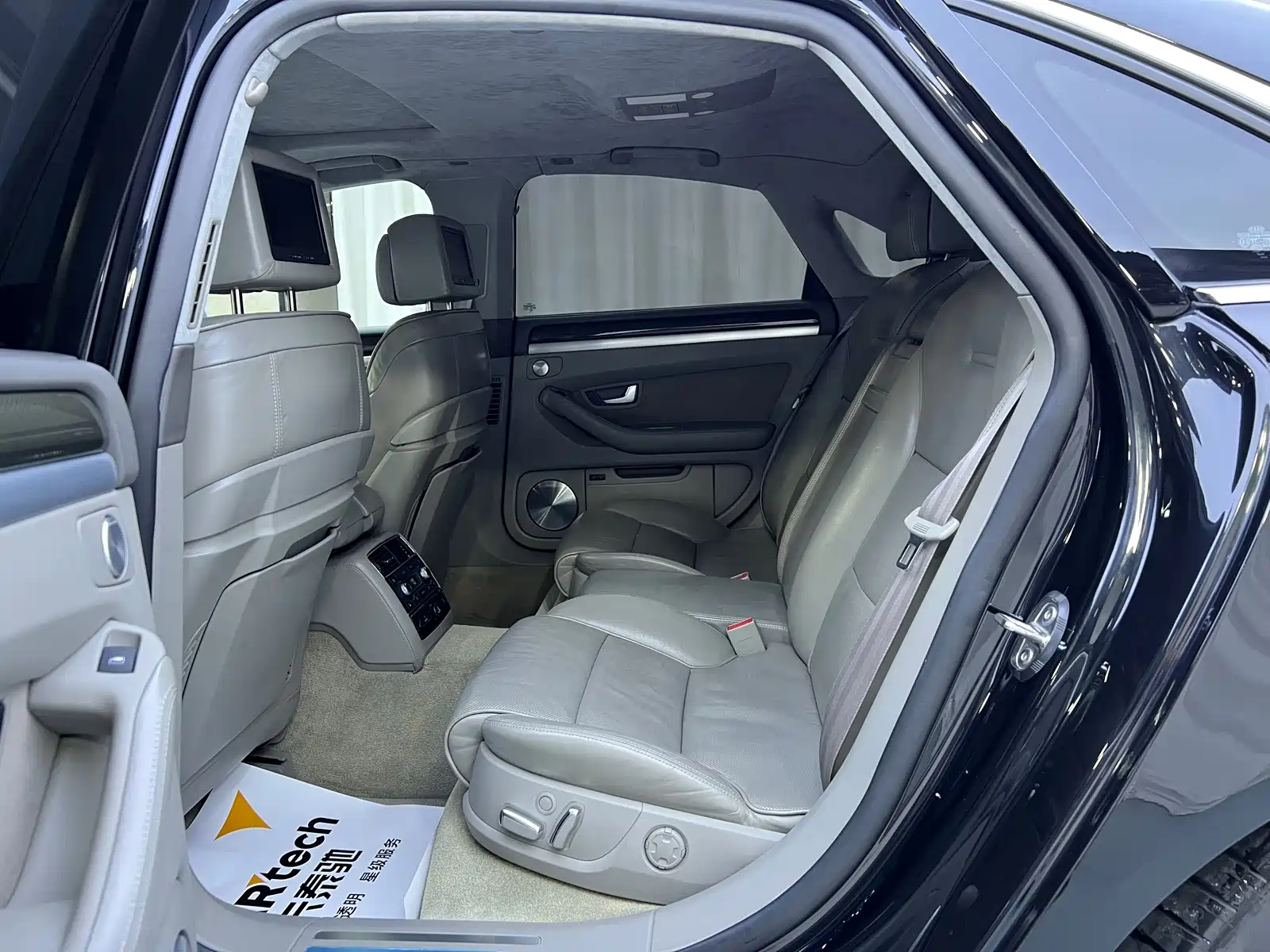 Фото 8 - Audi S8