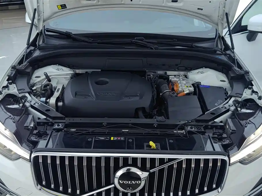 VOLVO XC60 PLUG IN HYBRID