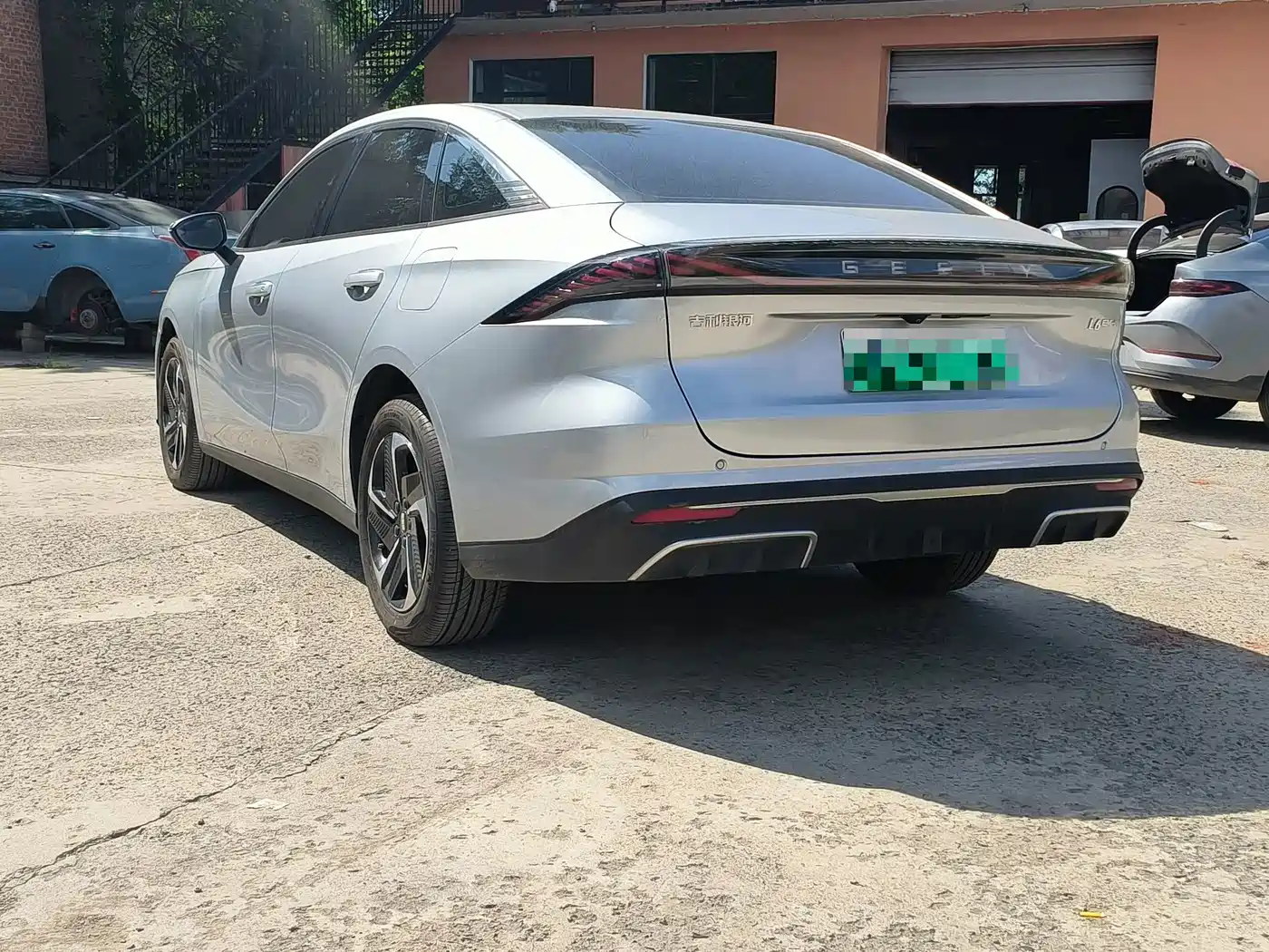 Geely Galaxy Galaxy L6 2025 2025 EM-i 140km Explorer+ Edition