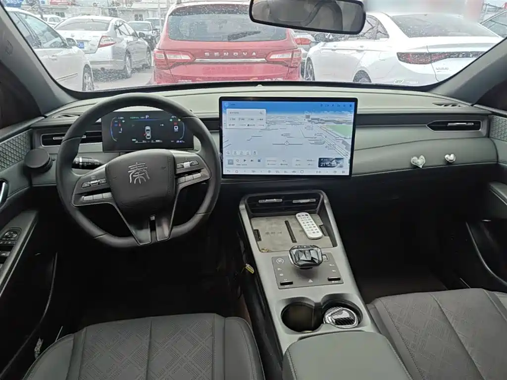 BYD Qin PLUS 2025 DM-i Smart Drive 55KM Leader фото 10