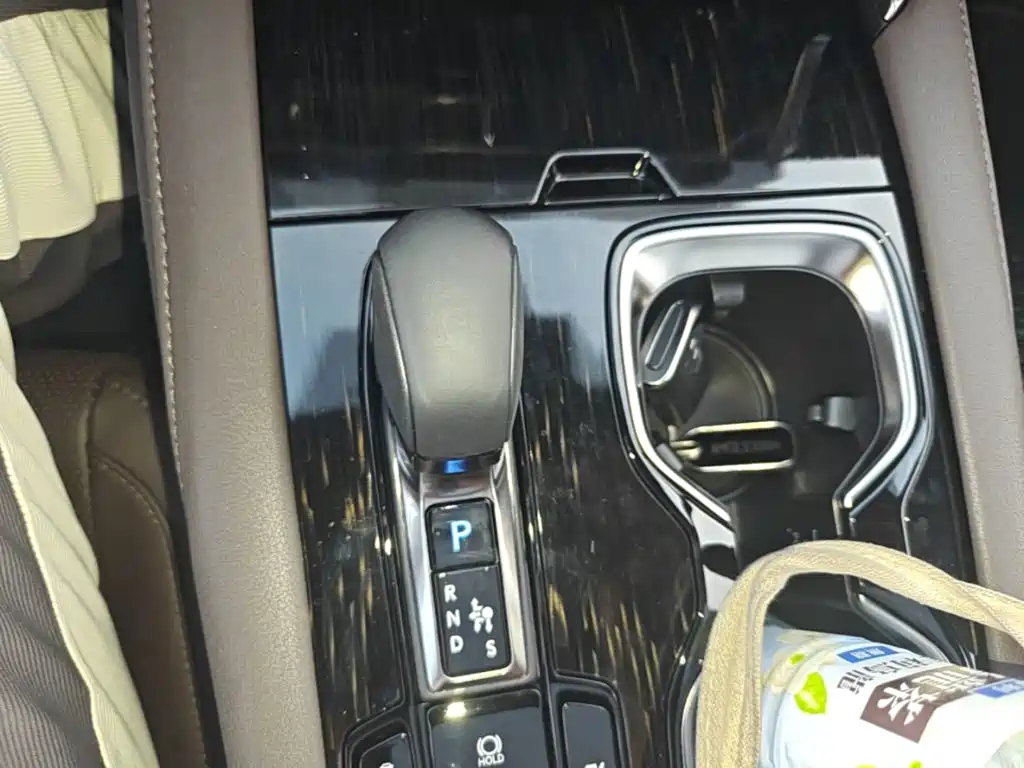 Фото 14 - Lexus RX
