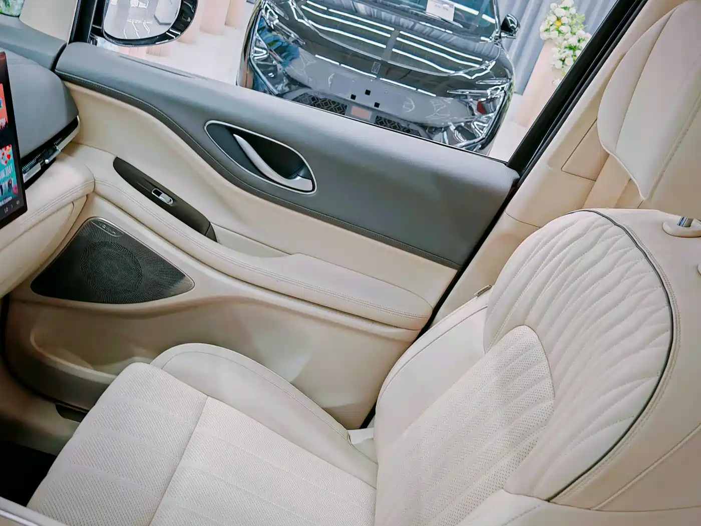 Voyah Auto Voyah Dreamer 2025 PHEV AWD Flagship Kunpeng Edition фото 10