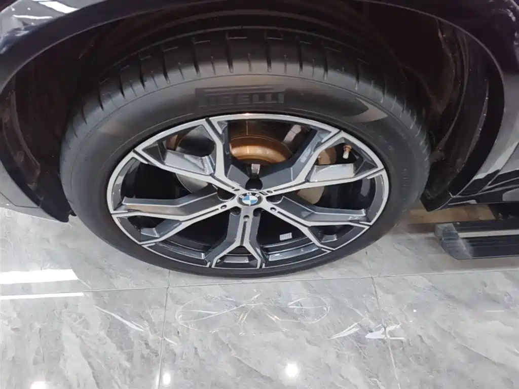 BMW X5 2023 xDrive 30Li Premium M Sport Black Night Package фото 23