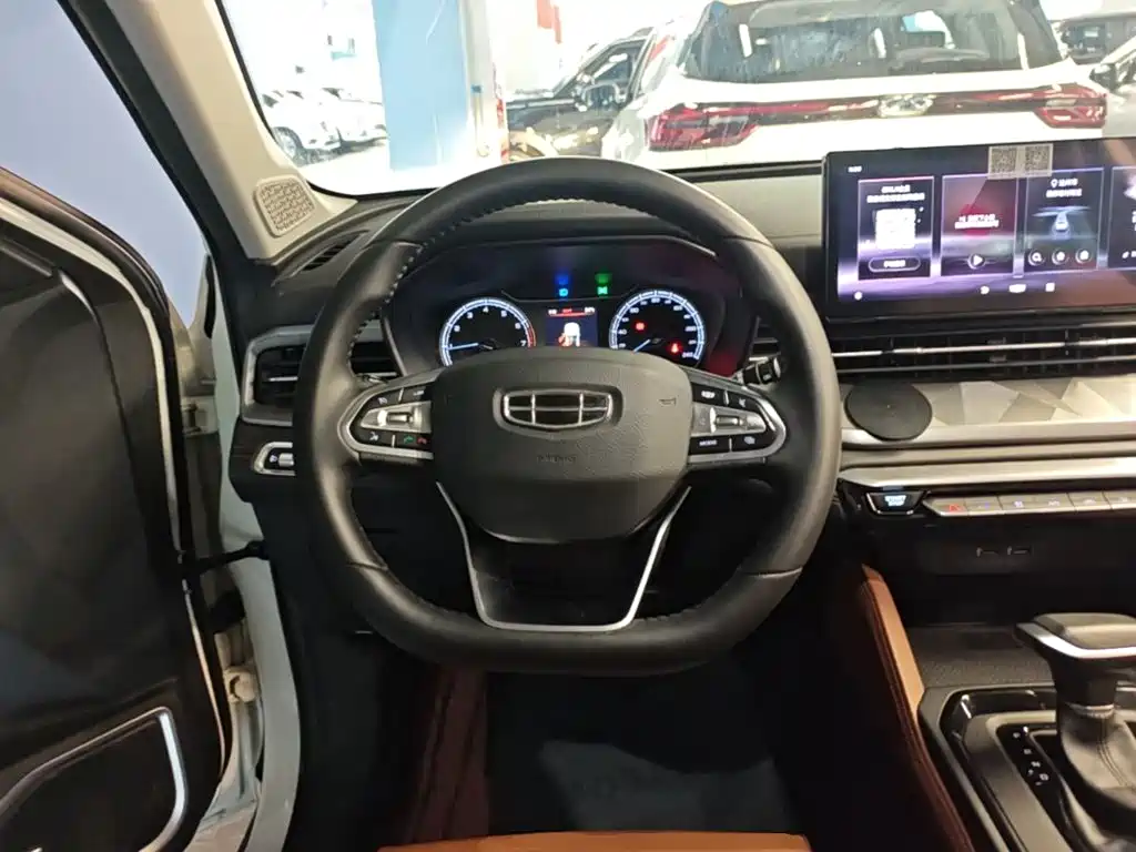 Photo 11 - Geely Emgrand X6