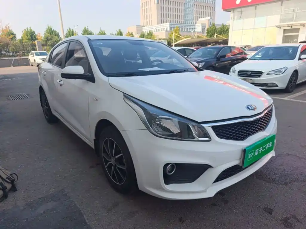 Photo 4 - Kia K2