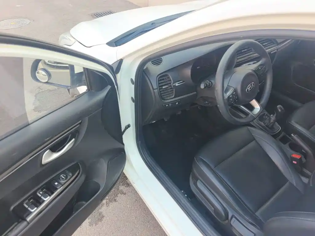 Photo 16 - Kia K2