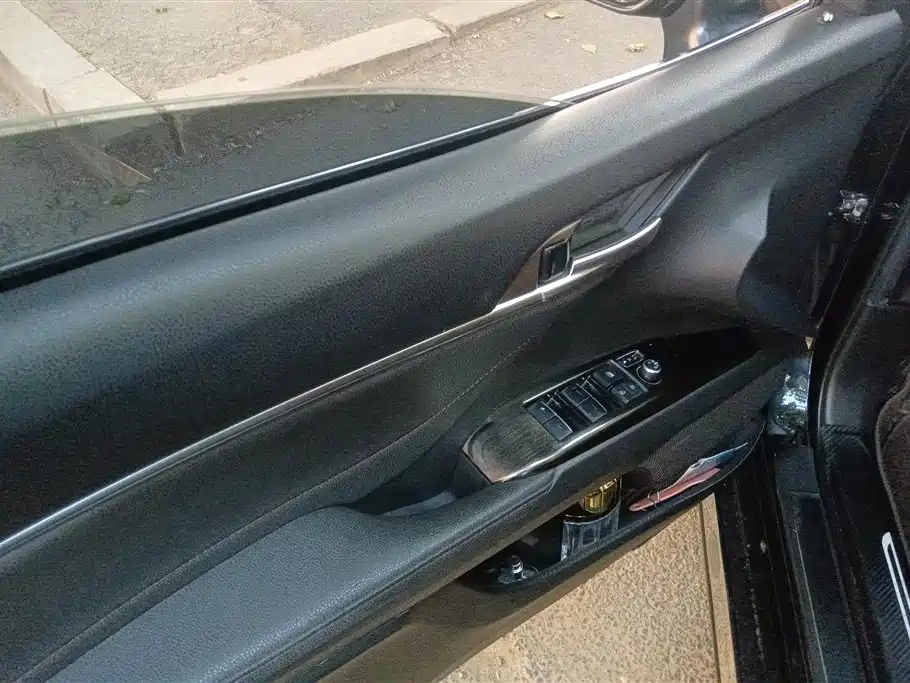Toyota Camry 2021 2.5G Luxury Edition фото 7