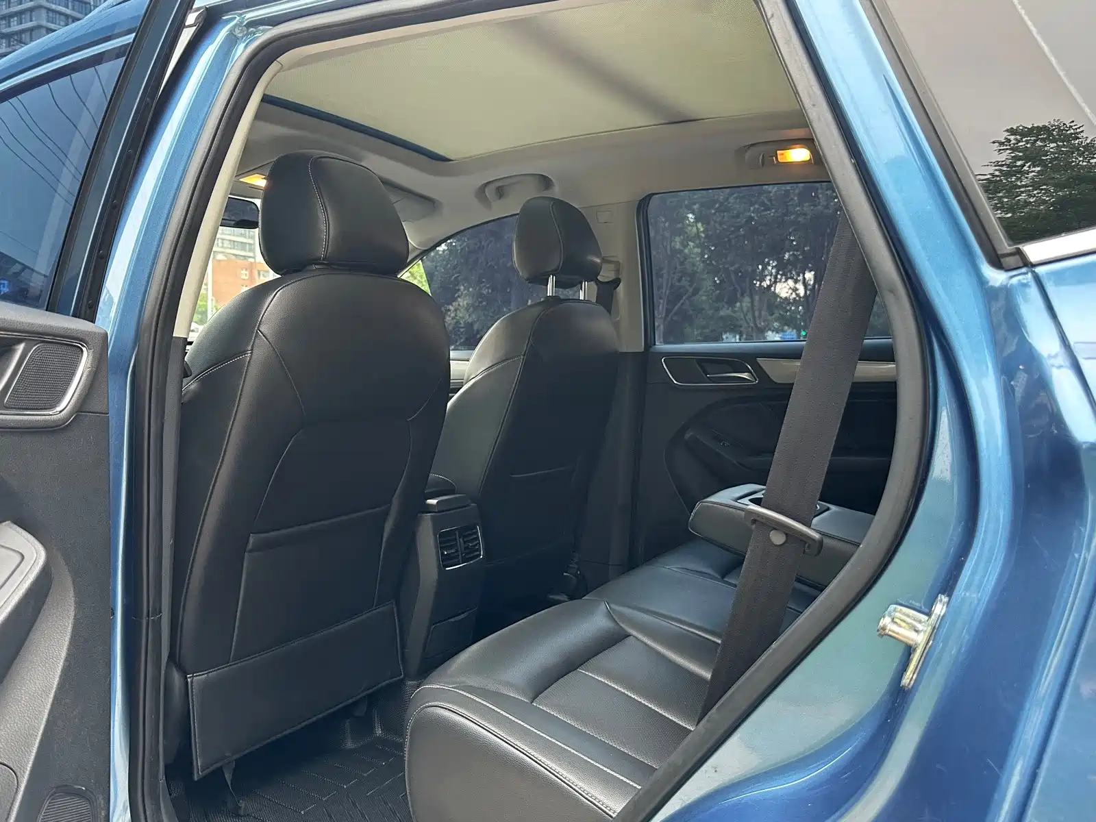 Фото 7 - Roewe RX5