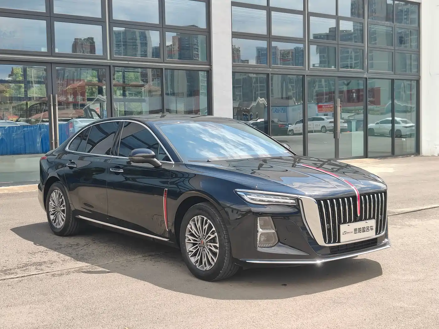 Hongqi H5 2024 1.5T DCT Smart Connect Flag Rhythm Edition фото 3