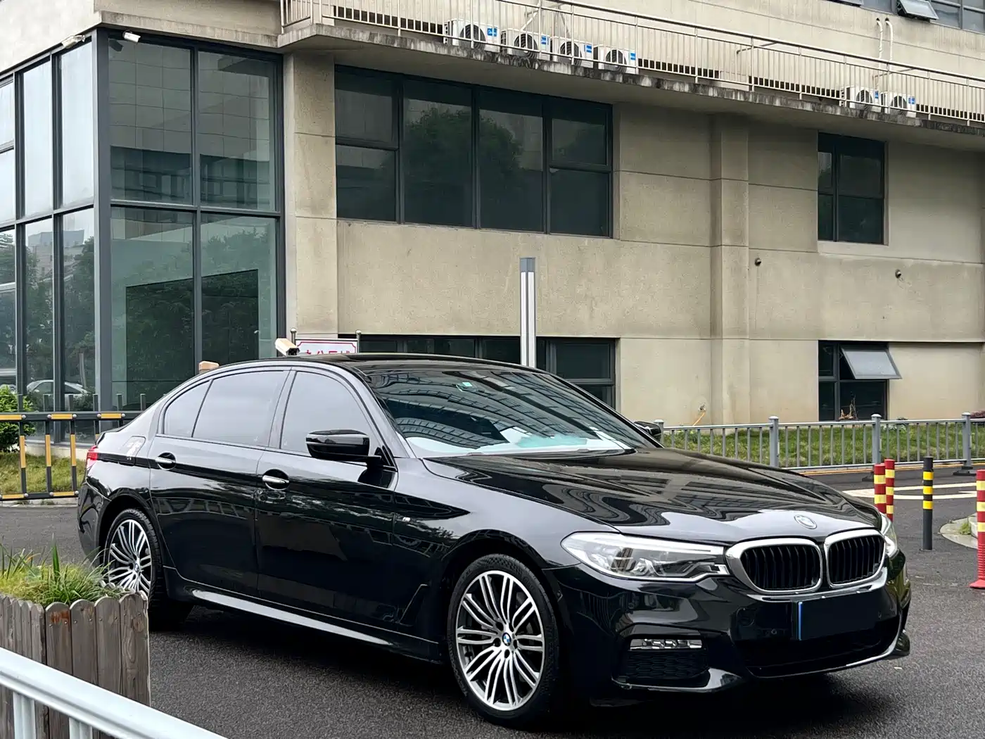 BMW 5 Series 2018 Facelift 530Li Leading M Sport Package фото 3