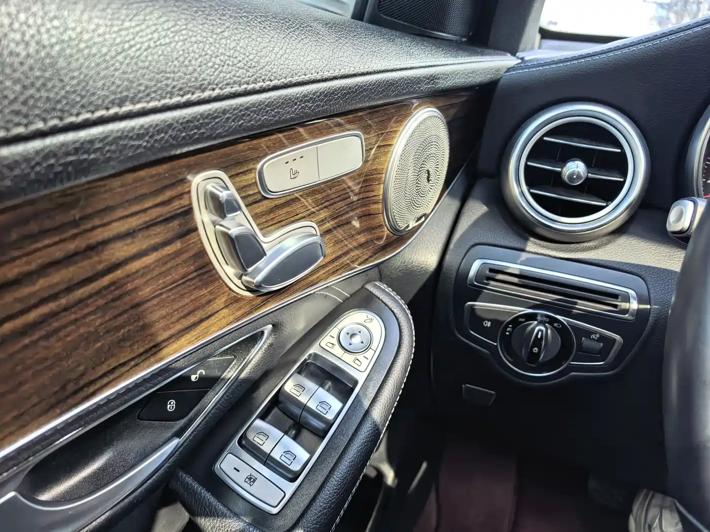 Mercedes-Benz GLC 2016 GLC 260 4MATIC Dynamic фото 11